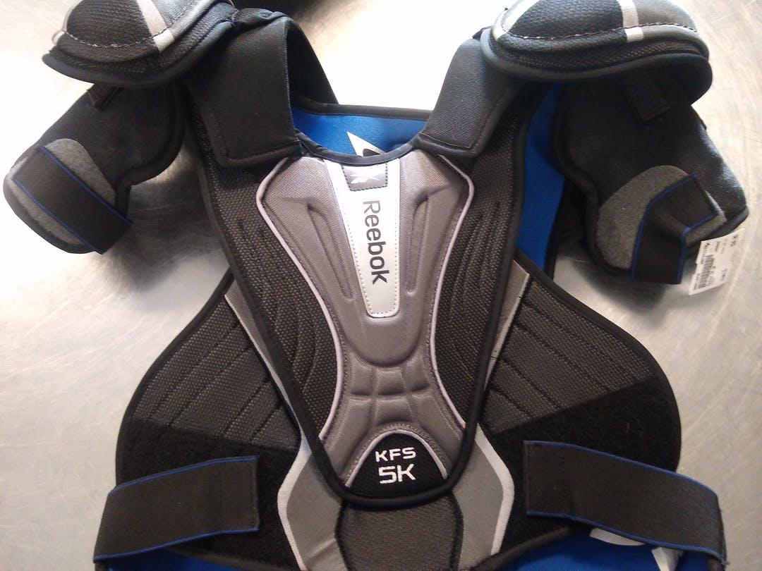 reebok hockey shoulder pads
