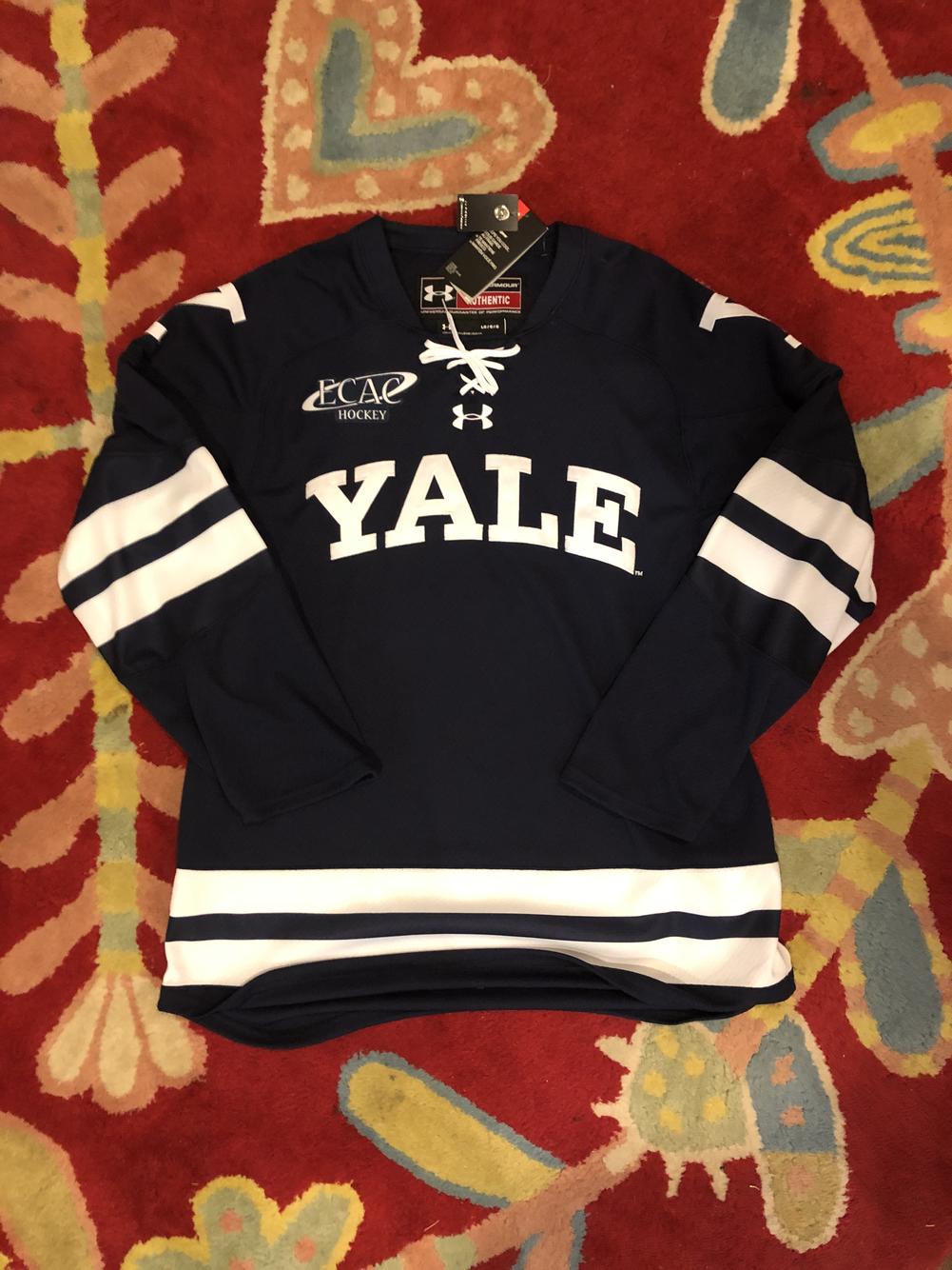 yale hockey jersey