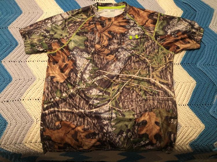 LOUIS VUITTON T shirt for men Buy or Sell your Designer T LOUIS VUITTON T shirt for men Buy or Sell your Designer T