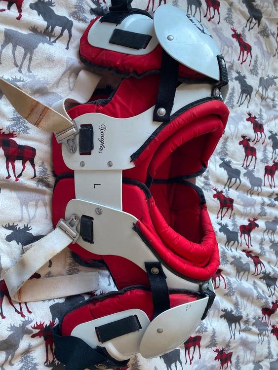 Douglas hockey shoulder pads Clearance