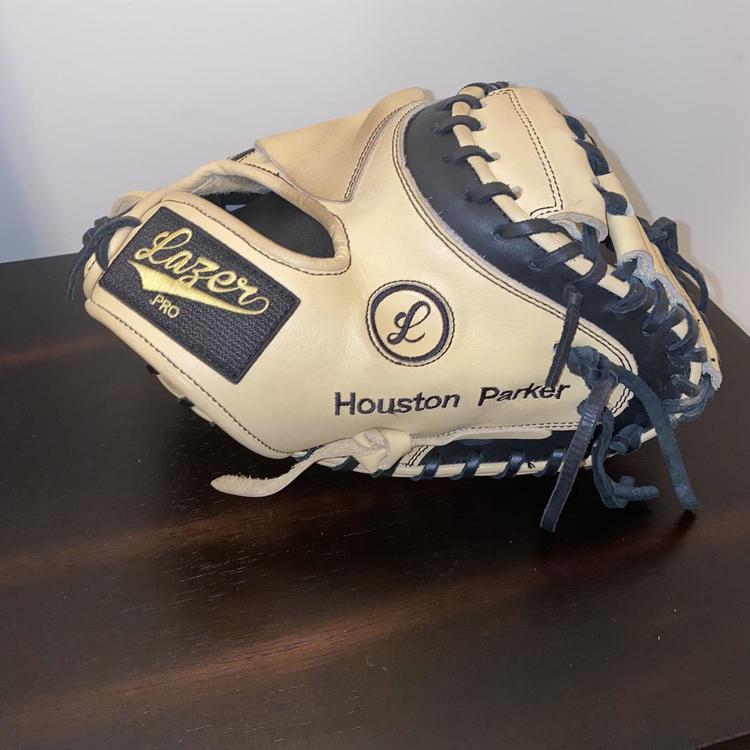 44 pro gloves catcher