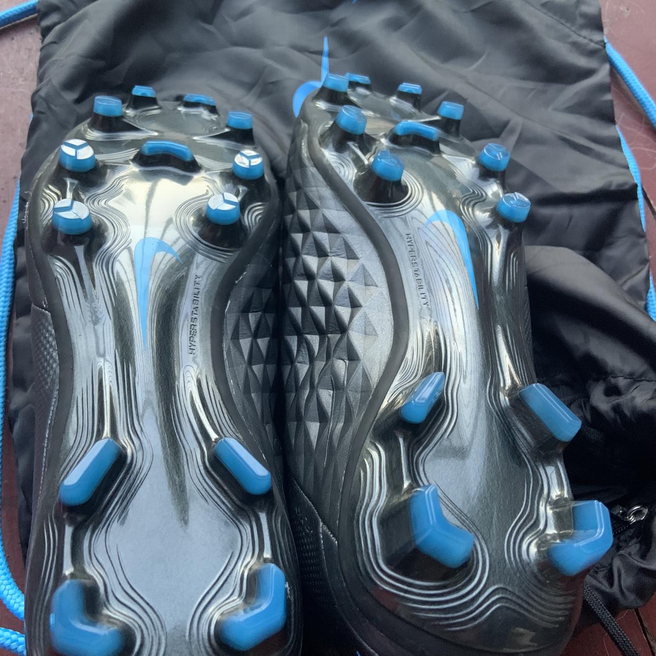 nike tiempo legend size 9.5