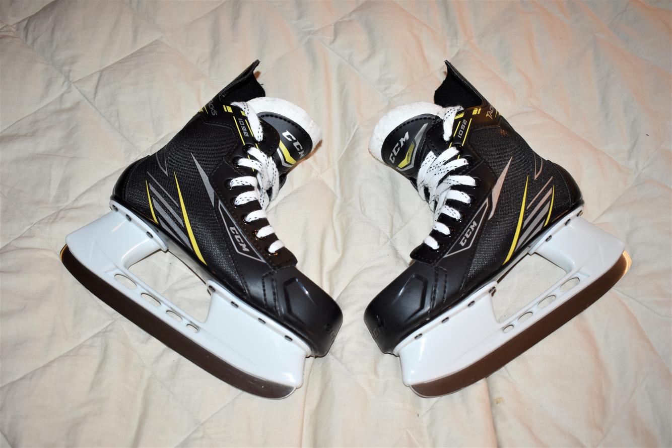 NEW CCM Tacks 1092 Hockey Skates, Junior 3D SidelineSwap