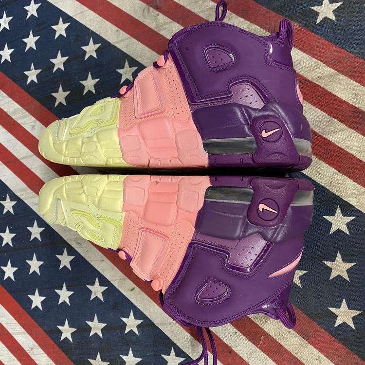 nike air more uptempo lucky charms