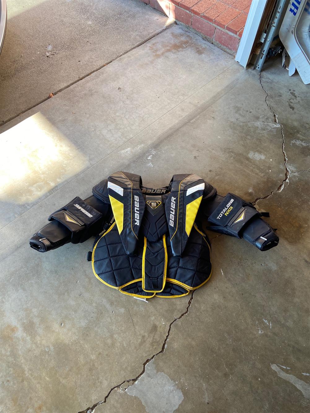 Senior XL Bauer NXG Total One Goalie Chest Protector SidelineSwap