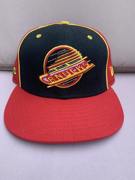 New Era Vancouver Canucks Retro Flying Skate Logo Used Adult Men S 7 1 4 Hat Apparel Hats