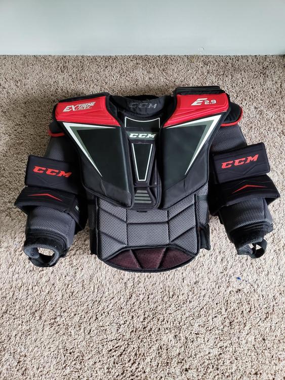 CCM Used Senior Small Extreme Flex Shield E2.9 Chest Protector Hockey