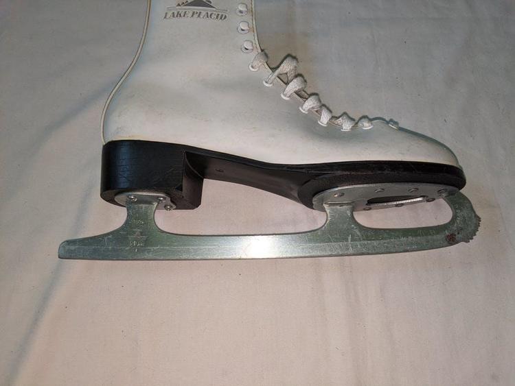 women's figure skates size 9