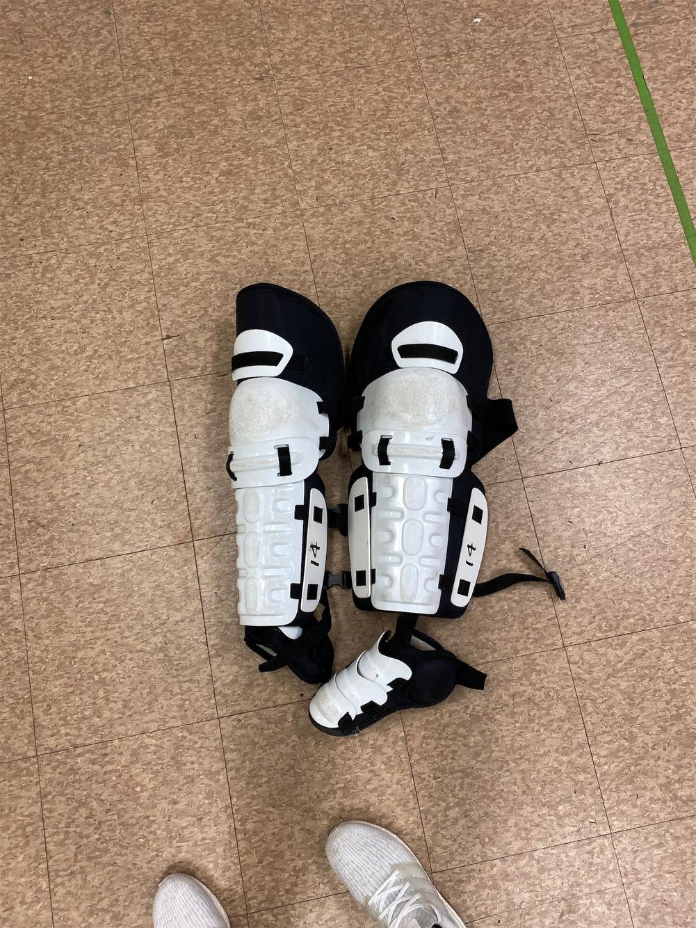 Adult Medium Box Lacrosse Shin Guards SidelineSwap