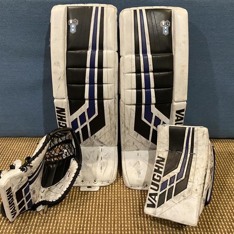 Vaughn Blue Intermediate 30" Regular VE8 Full Set Hockey Goalie