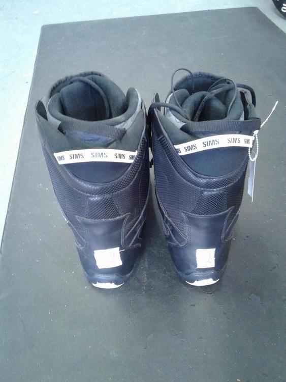 sims omen snowboard boots