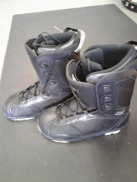 sims omen snowboard boots