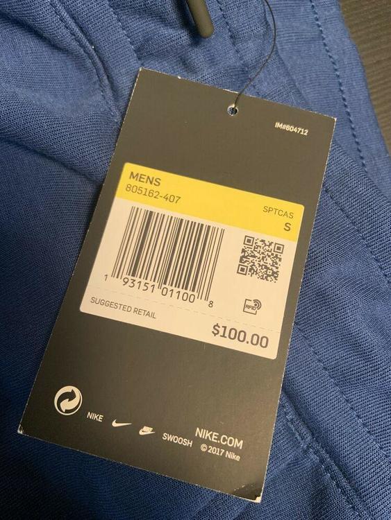 nike tech size small