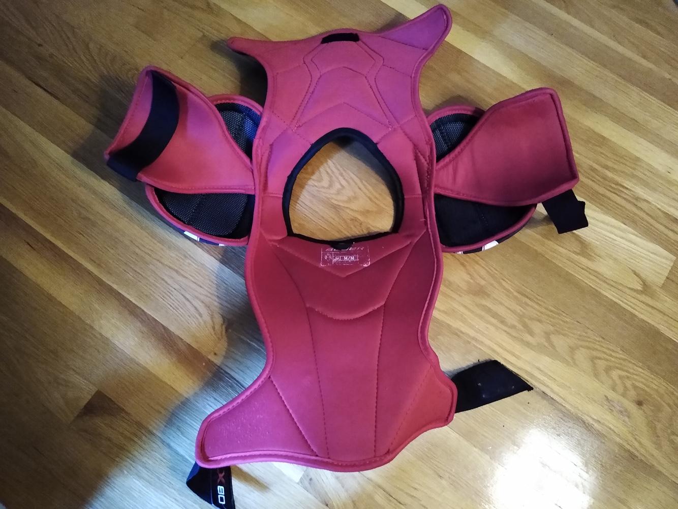 Used Junior Medium Bauer Vapor X80 Shoulder Pads SidelineSwap