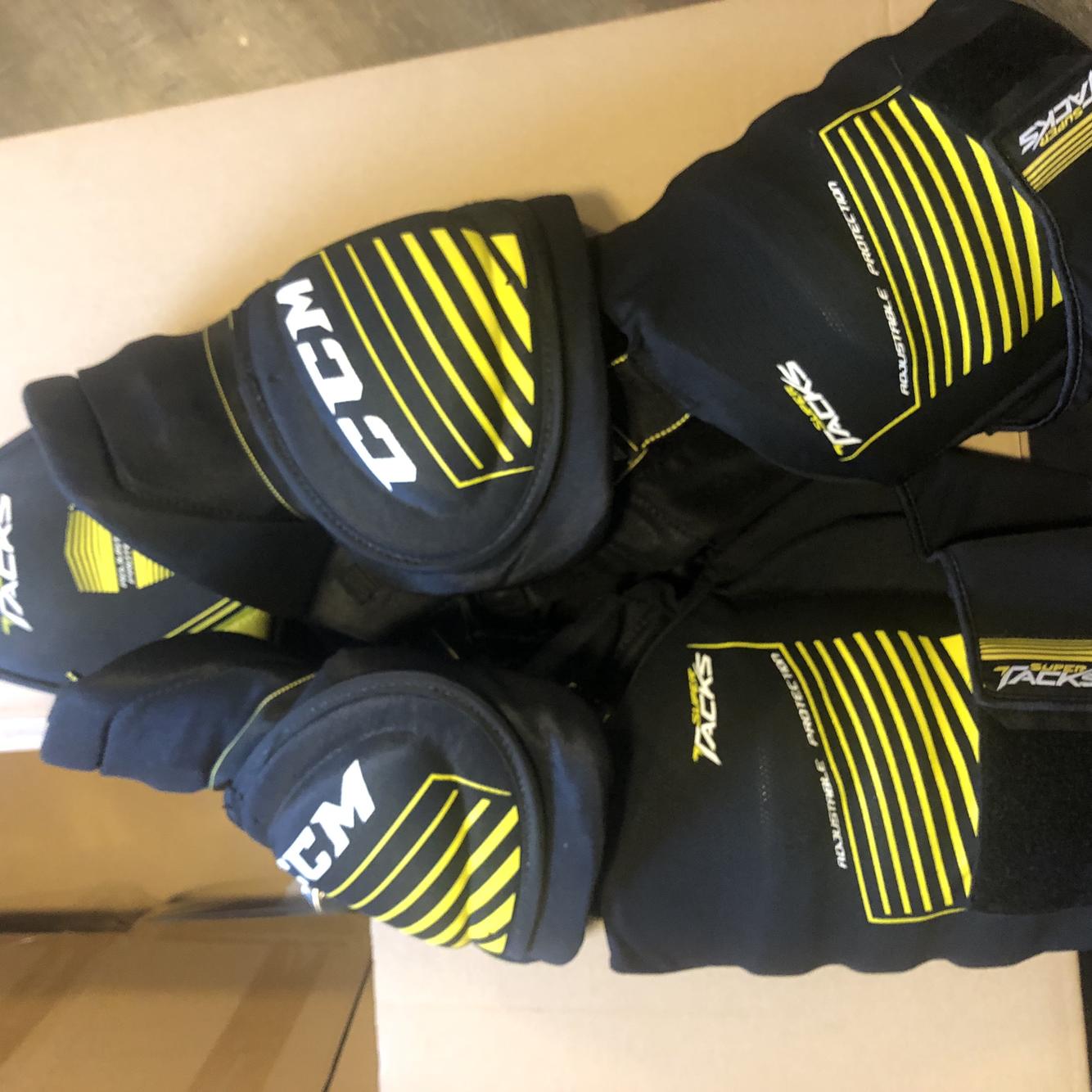 Senior Large CCM Super Tacks Girdle SidelineSwap