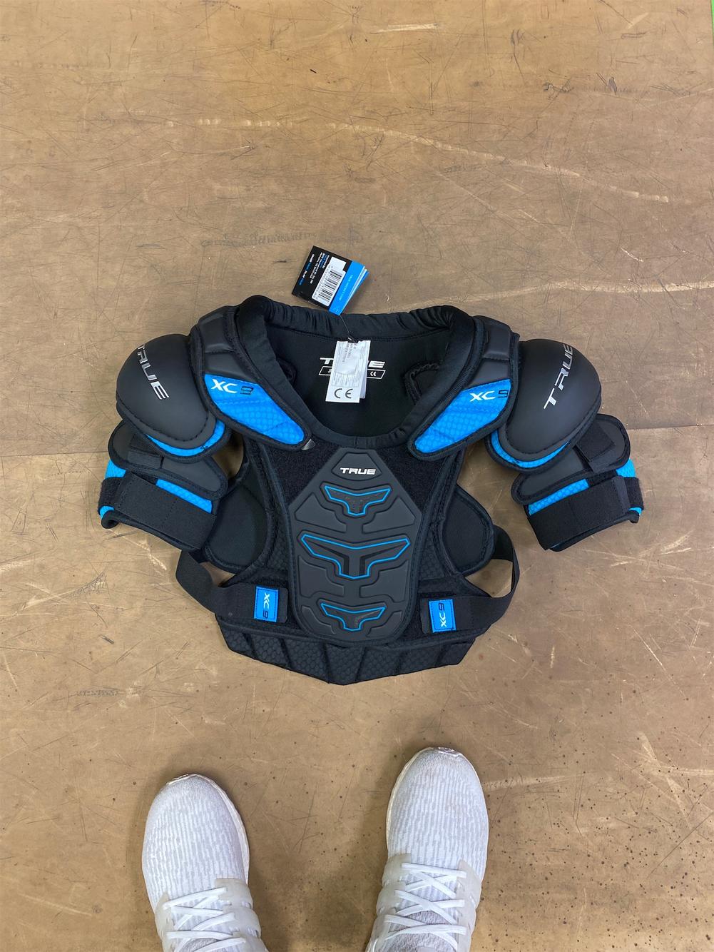 New Junior Medium True XC9 Shoulder Pads SidelineSwap