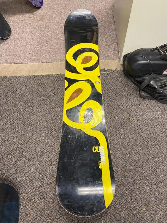 Burton Men's 154 Without Bindings Medium Flex True Twin Snowboard