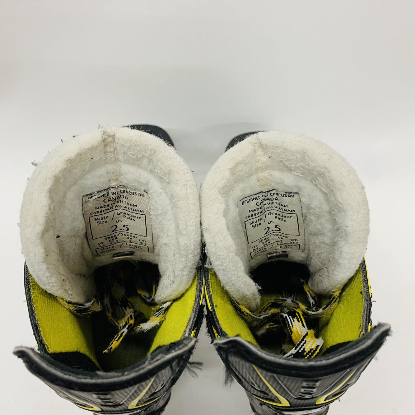 Junior CCM Tacks Classic Pro Regular Width Size 2.5 Hockey Skates