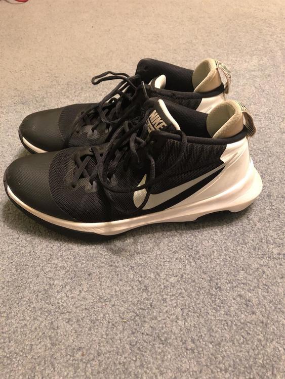 nike air versatile basketball shoes