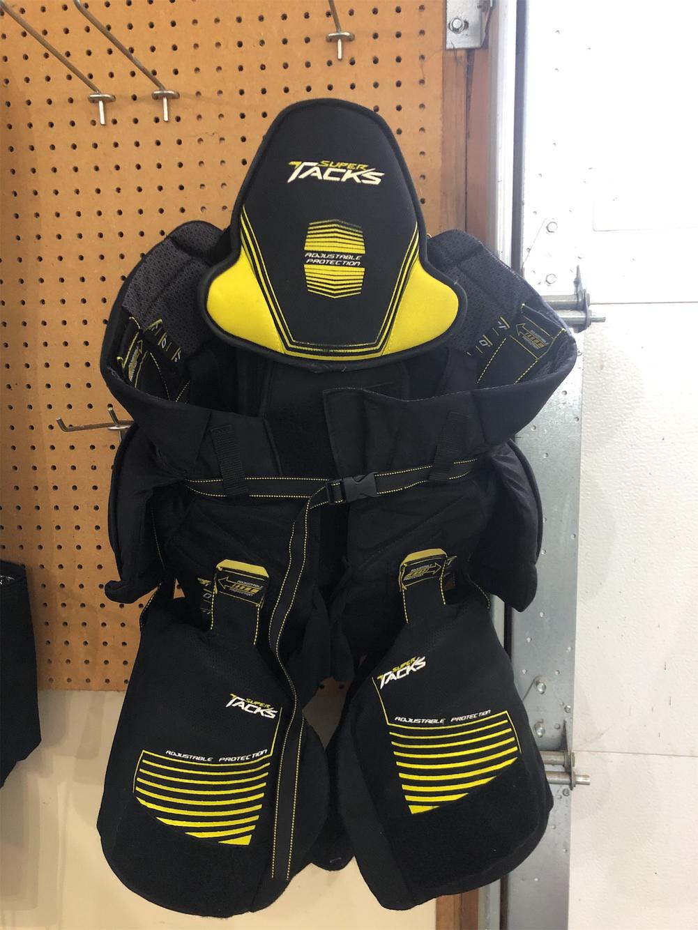 Senior Medium CCM Super Tacks Pro Stock Girdle SidelineSwap
