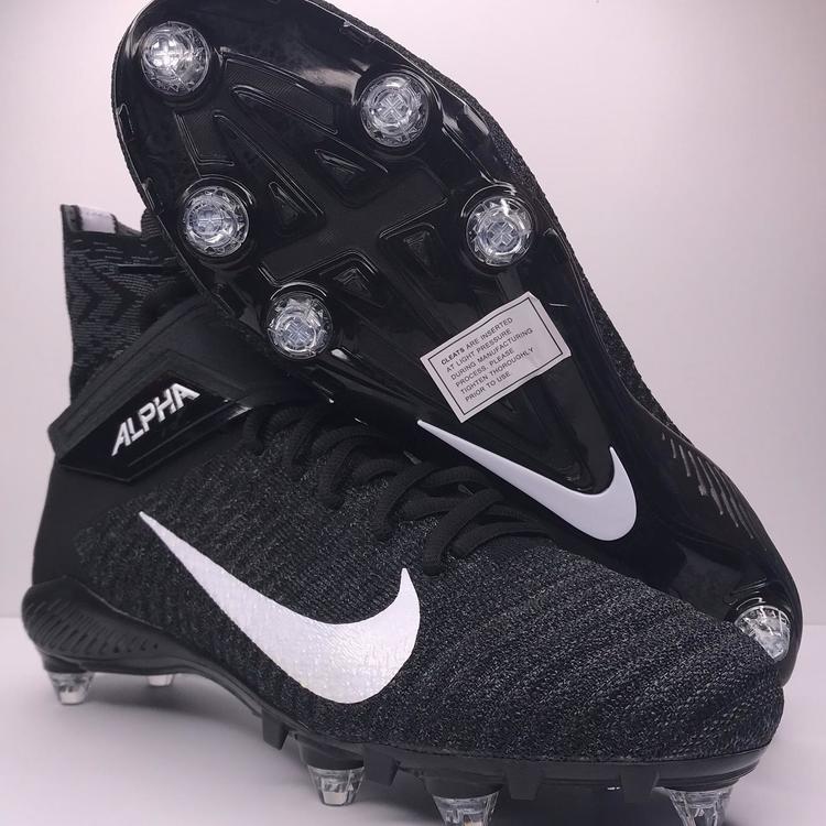 nike flyknit football cleats