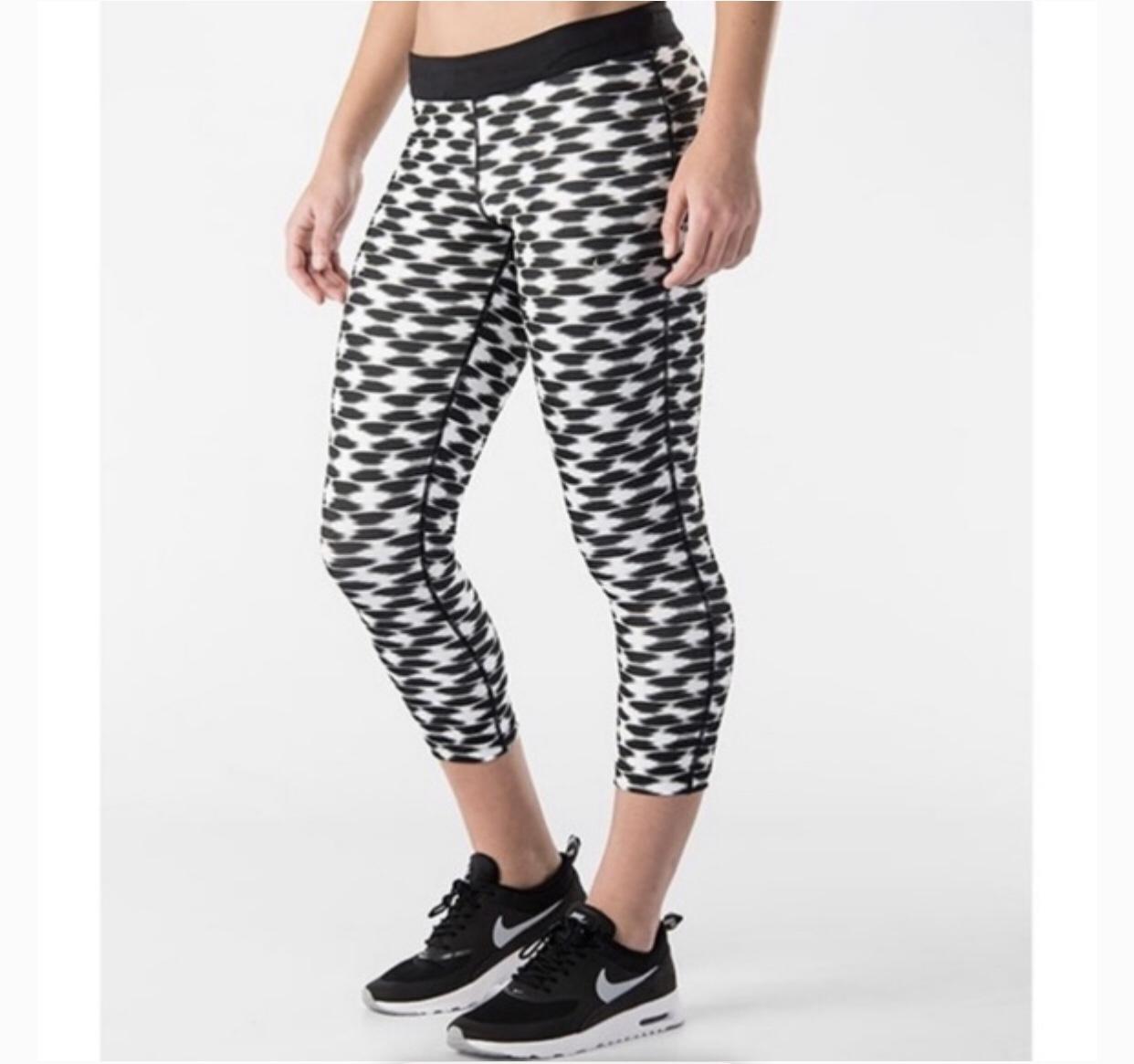 nike run fast live fearless leggings