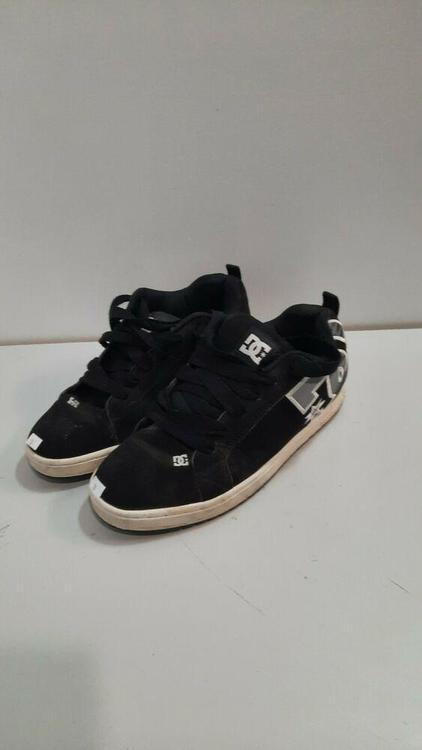 dc skateboarding shoes
