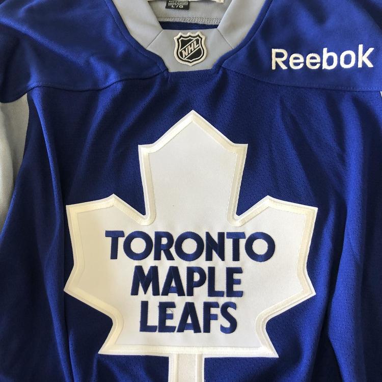 toronto maple leafs practice jersey