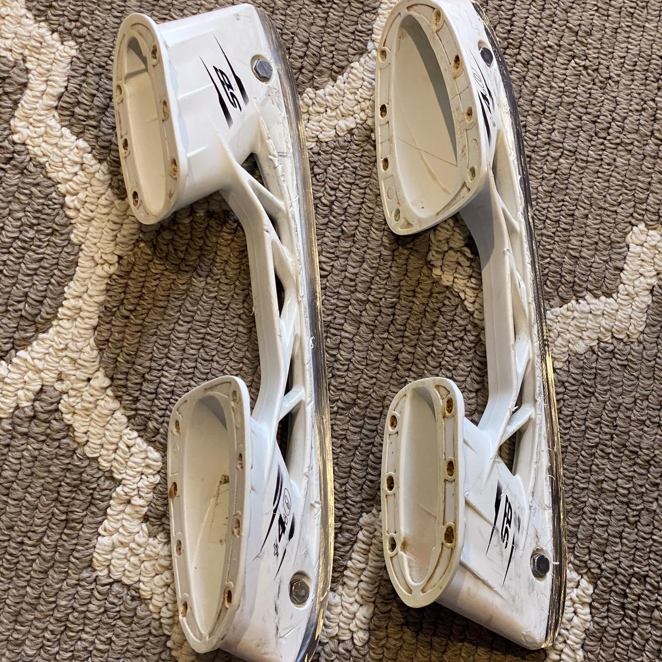 Used CCM 4.0 Holder and Flare Blade SidelineSwap
