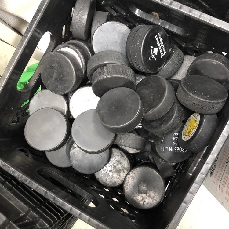50 Used Pucks in Decent Condition Hockey Training, Accessories, & Other
