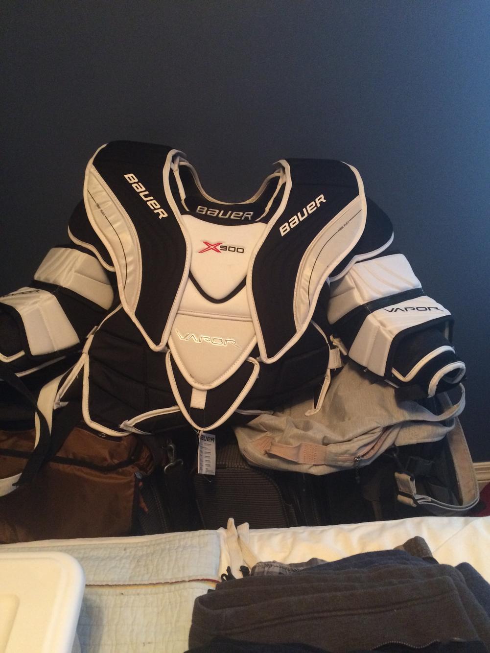 New Senior Medium Bauer Vapor 1X Goalie Chest and Arm Protector Goalie Chest Protector