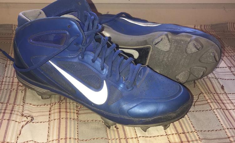 metal baseball cleats size 10