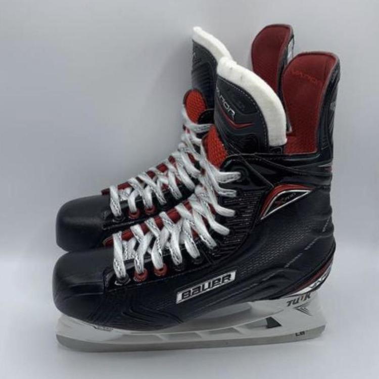 Bauer Vapor X700 Senior Size 10 D New In Box Hockey Skates Bauer Vapor X700 Senior Size 10 D New In Box Hockey Skates