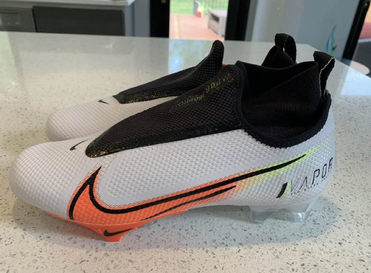 nike low cut football cleats