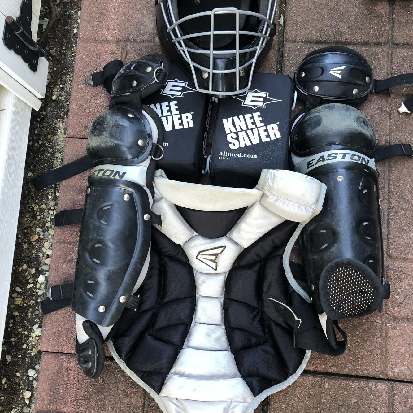 Easton Black magic youth 13 catchers gear Catcher's Set SidelineSwap