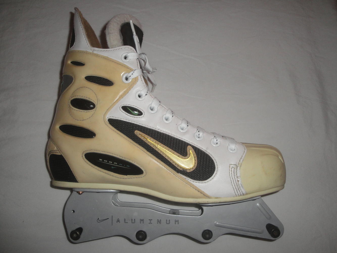 nike zoom air skates