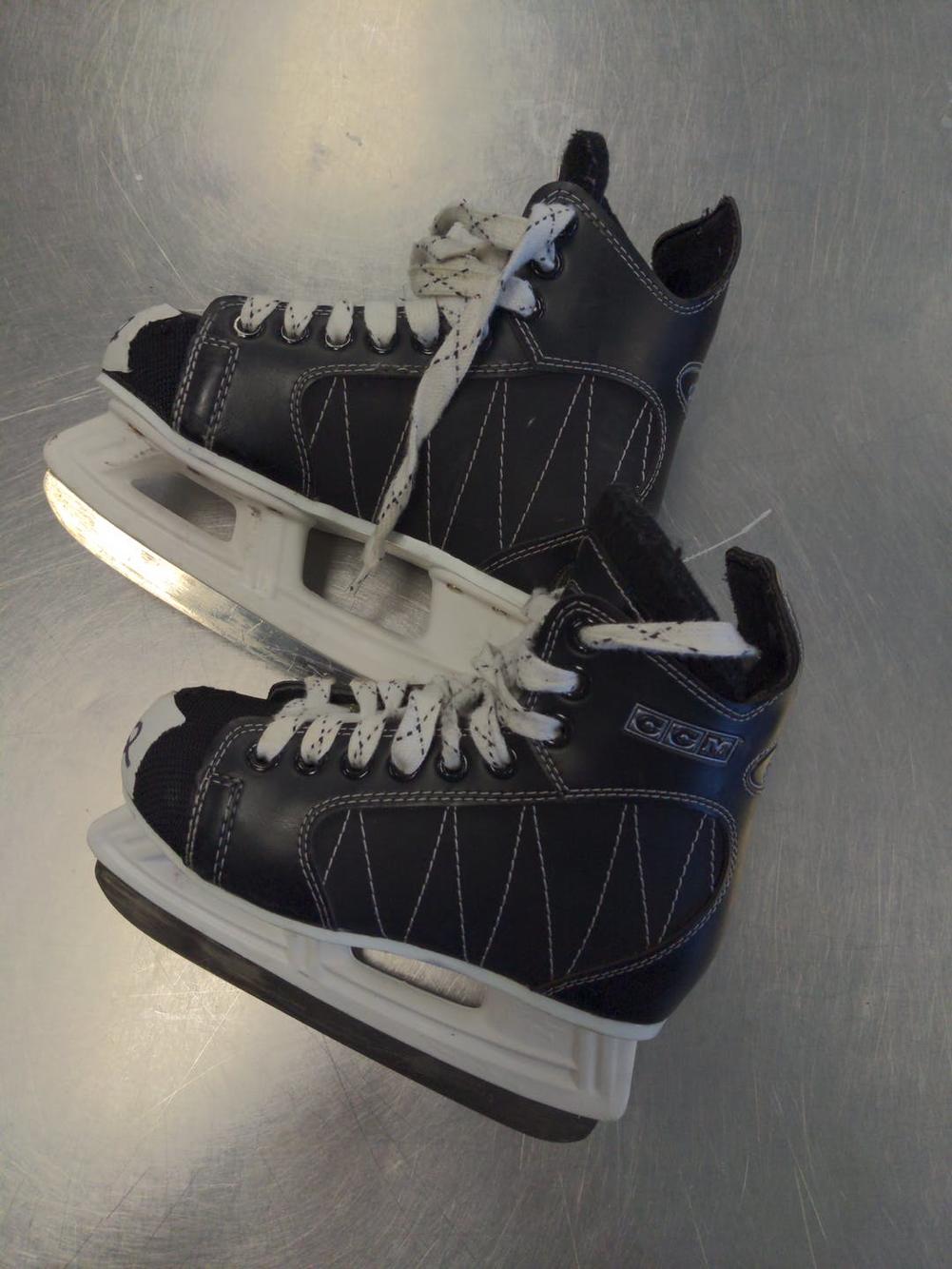 Used Ccm Powerline Junior 02 Ice Skates Ice Hockey Skates SidelineSwap