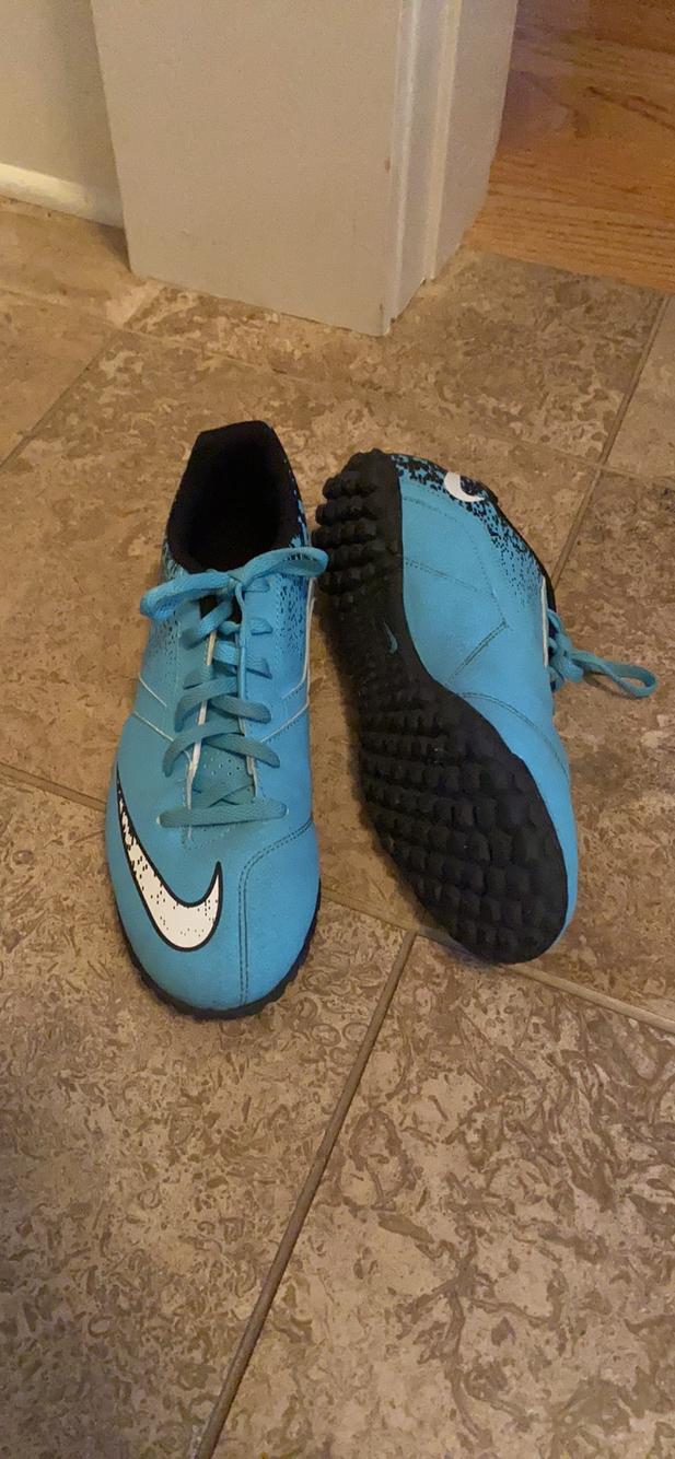 nike indoor soccer shoes blue