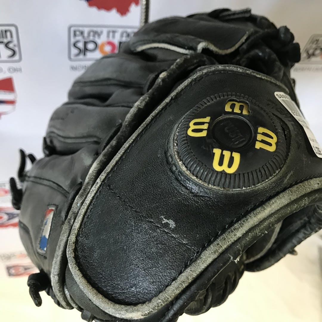 Used Wilson A2000 Dual Hinge 10 3 4" Baseball & Softball Fielders