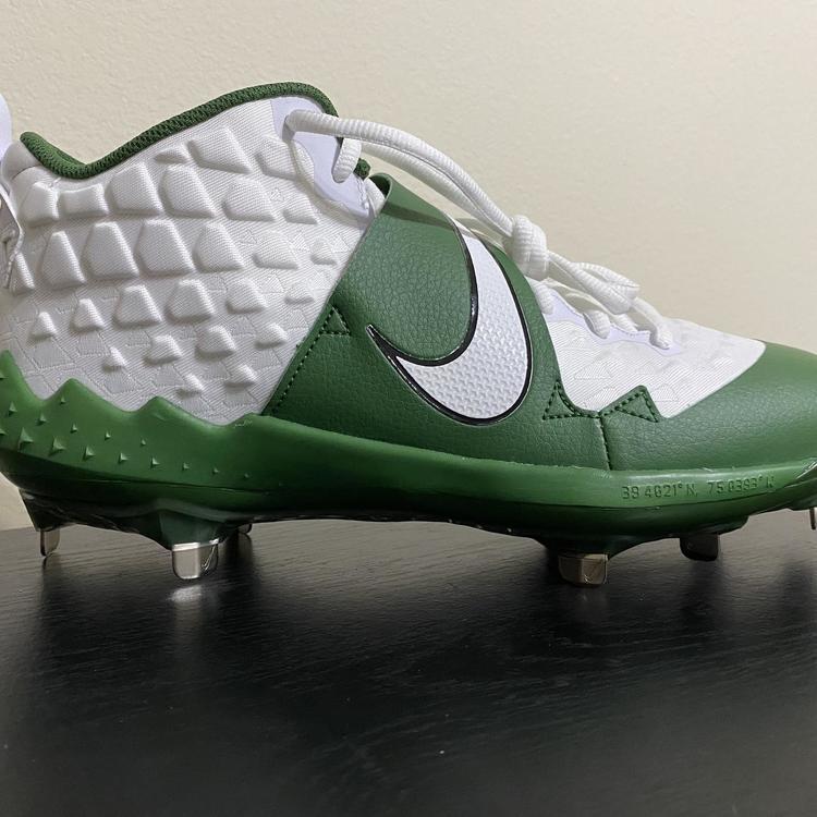 mike trout cleats 6