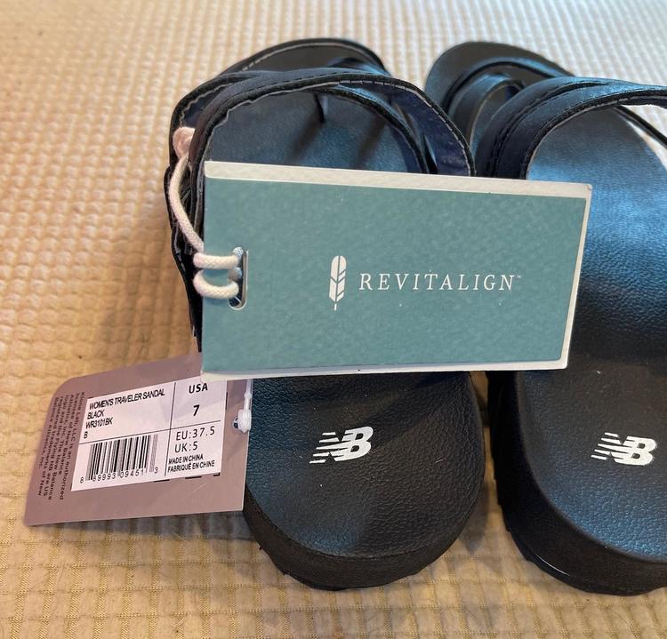 new balance traveler sandal