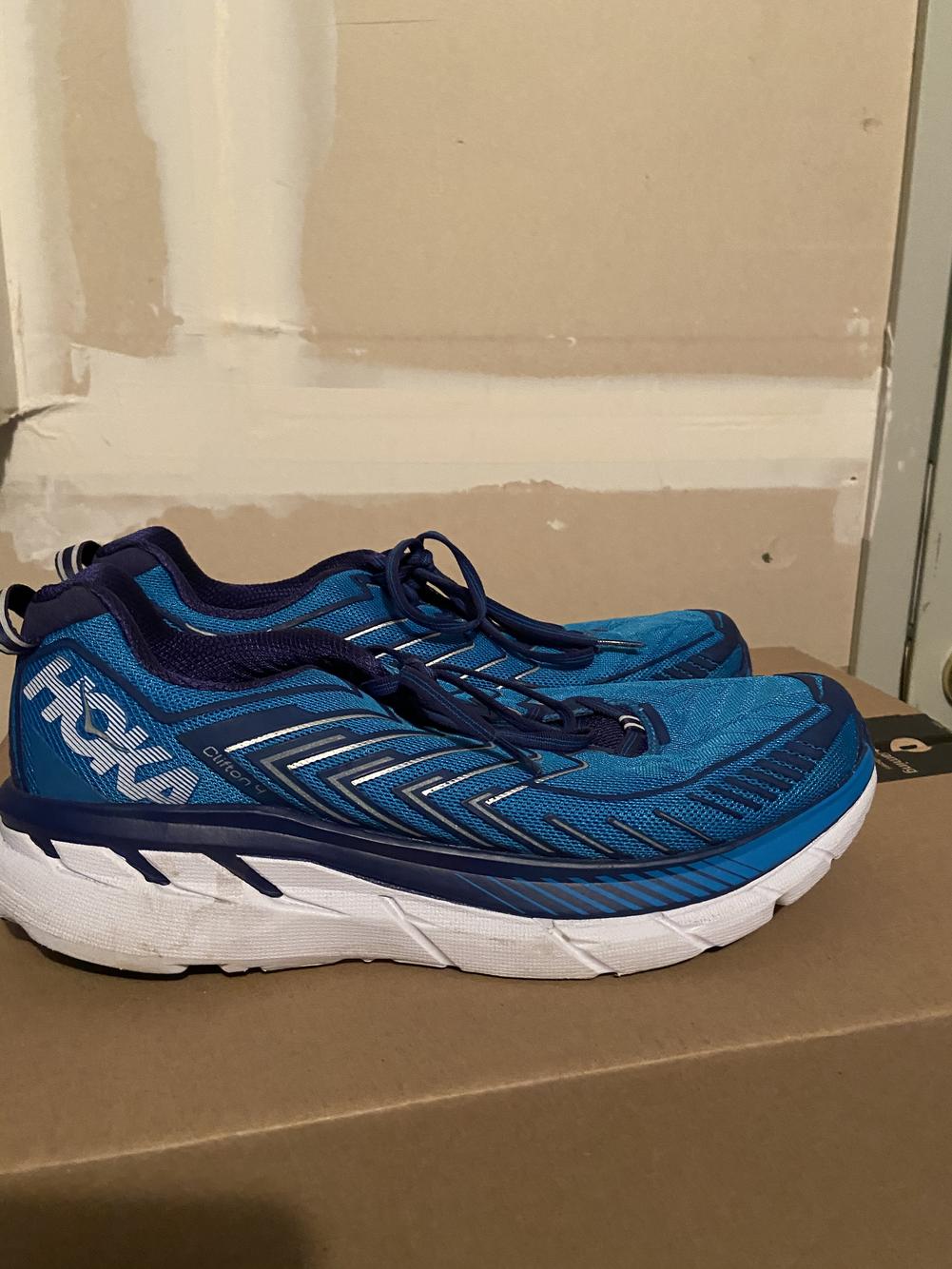 size 11 women's running shoes