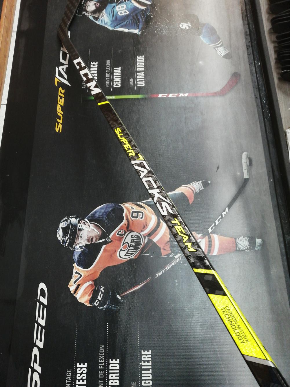 P28 75 Flex New CCM Super tacks AS3 Team Stick Right Handed Toe