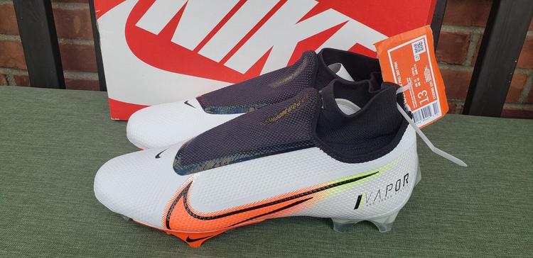 nike low cut football cleats