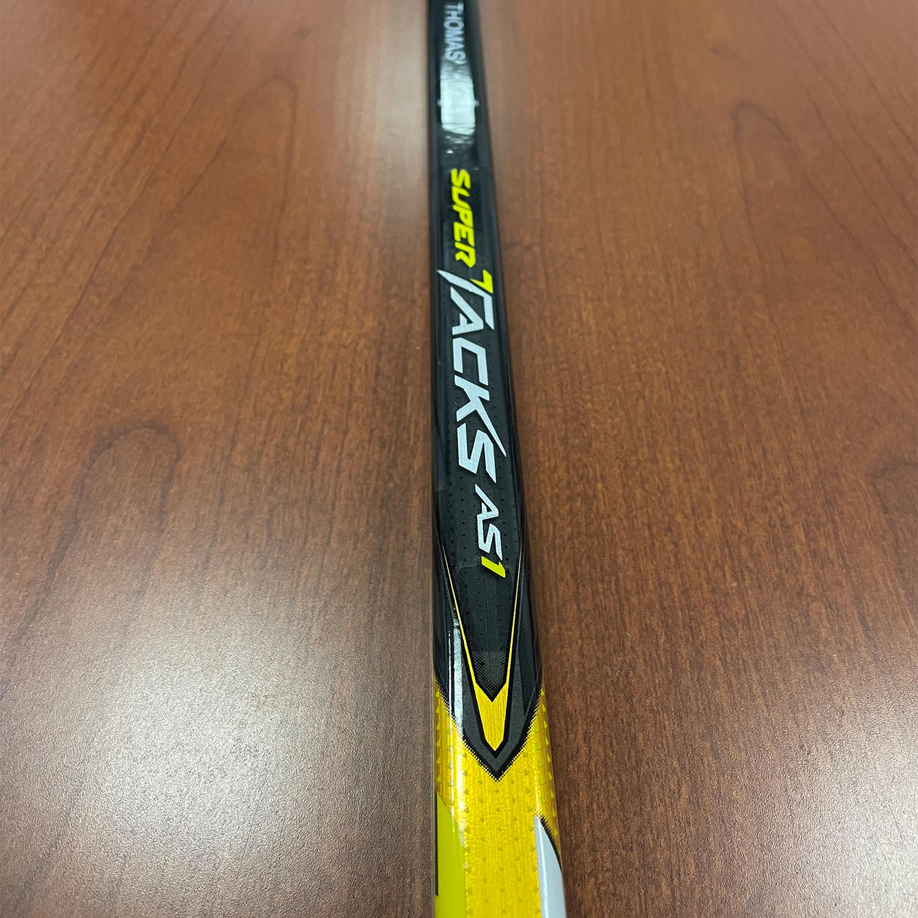 26 Ben Thomas New Senior CCM Right Handed Super Tacks AS1 Hockey