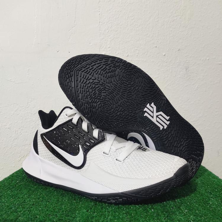 kyrie low 2 box