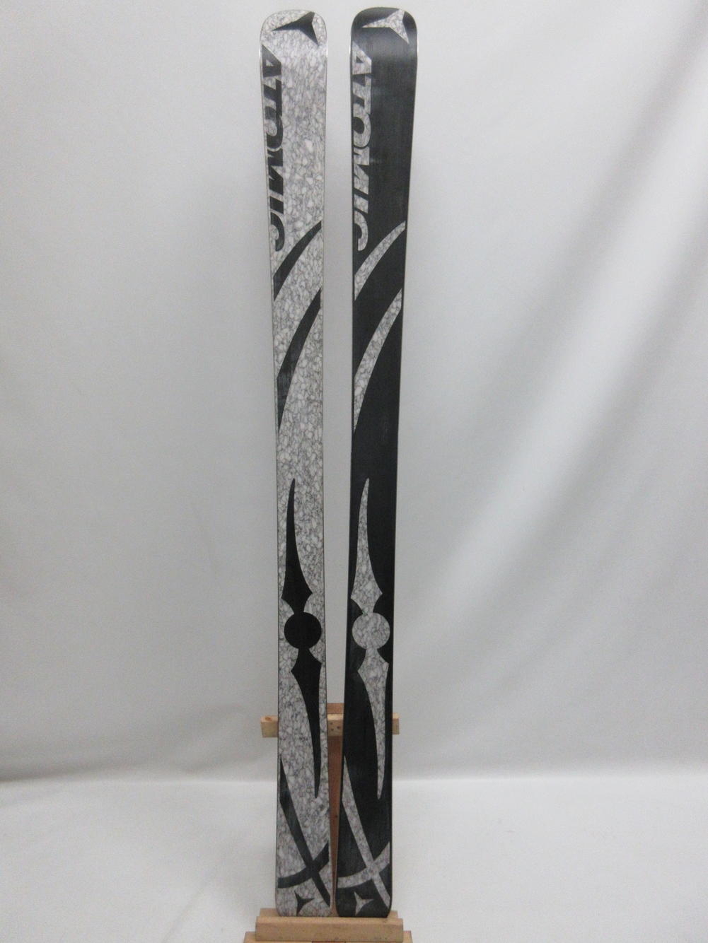 Atomic Snoop Daddy 174 cm Ski Sticks | SidelineSwap | Buy and Sell