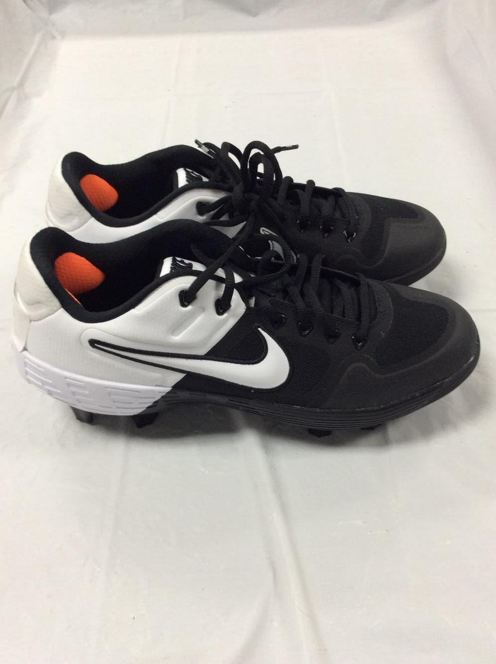 nike baseball sneakers