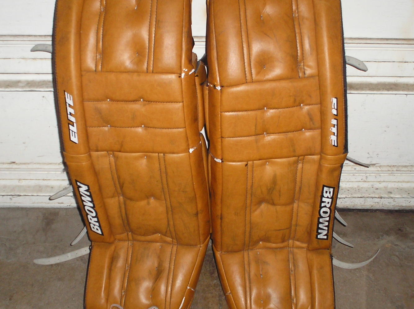 Brown Used Senior 35" Other Leg Pads Hockey Goalie