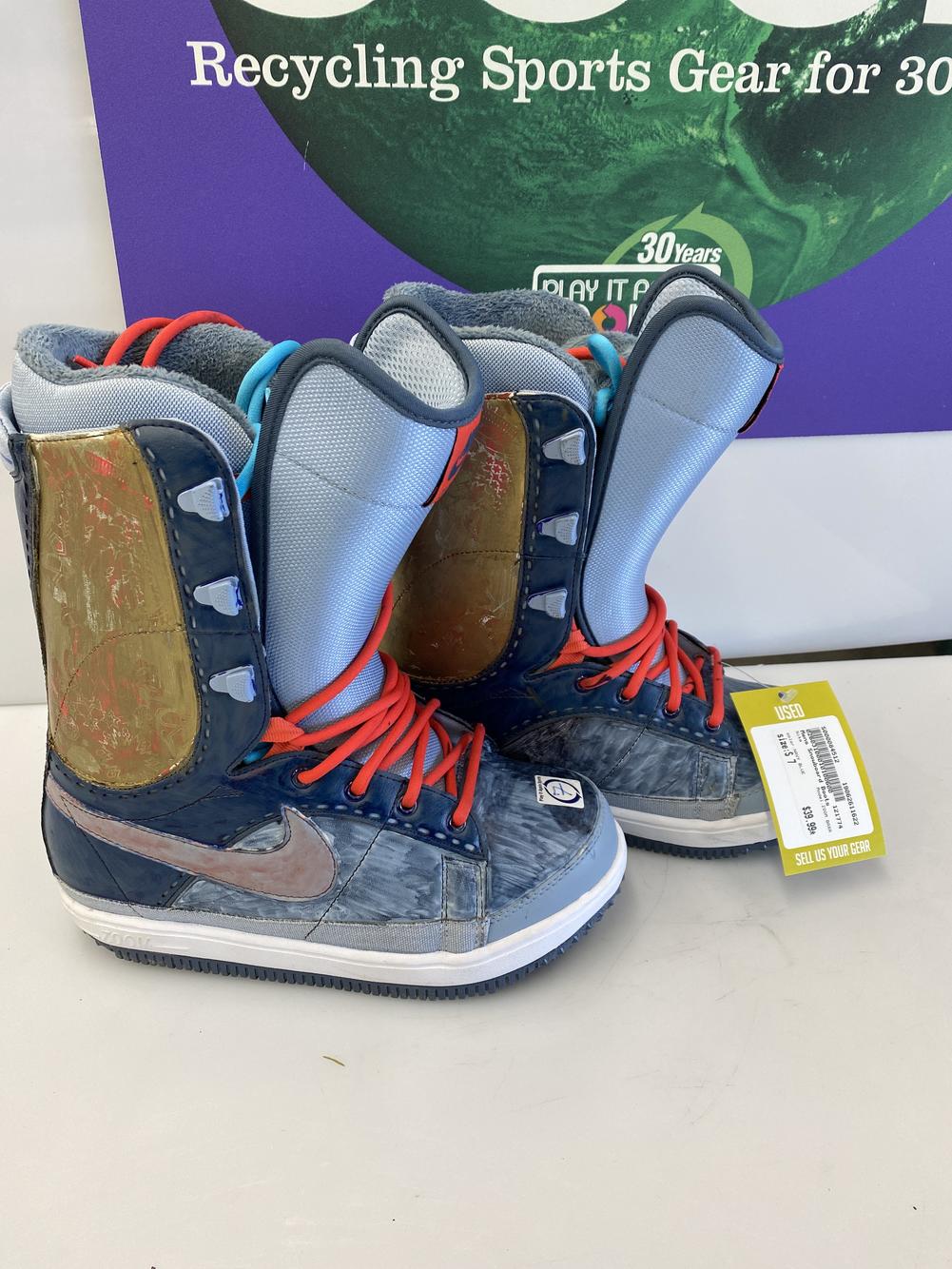 used nike boots